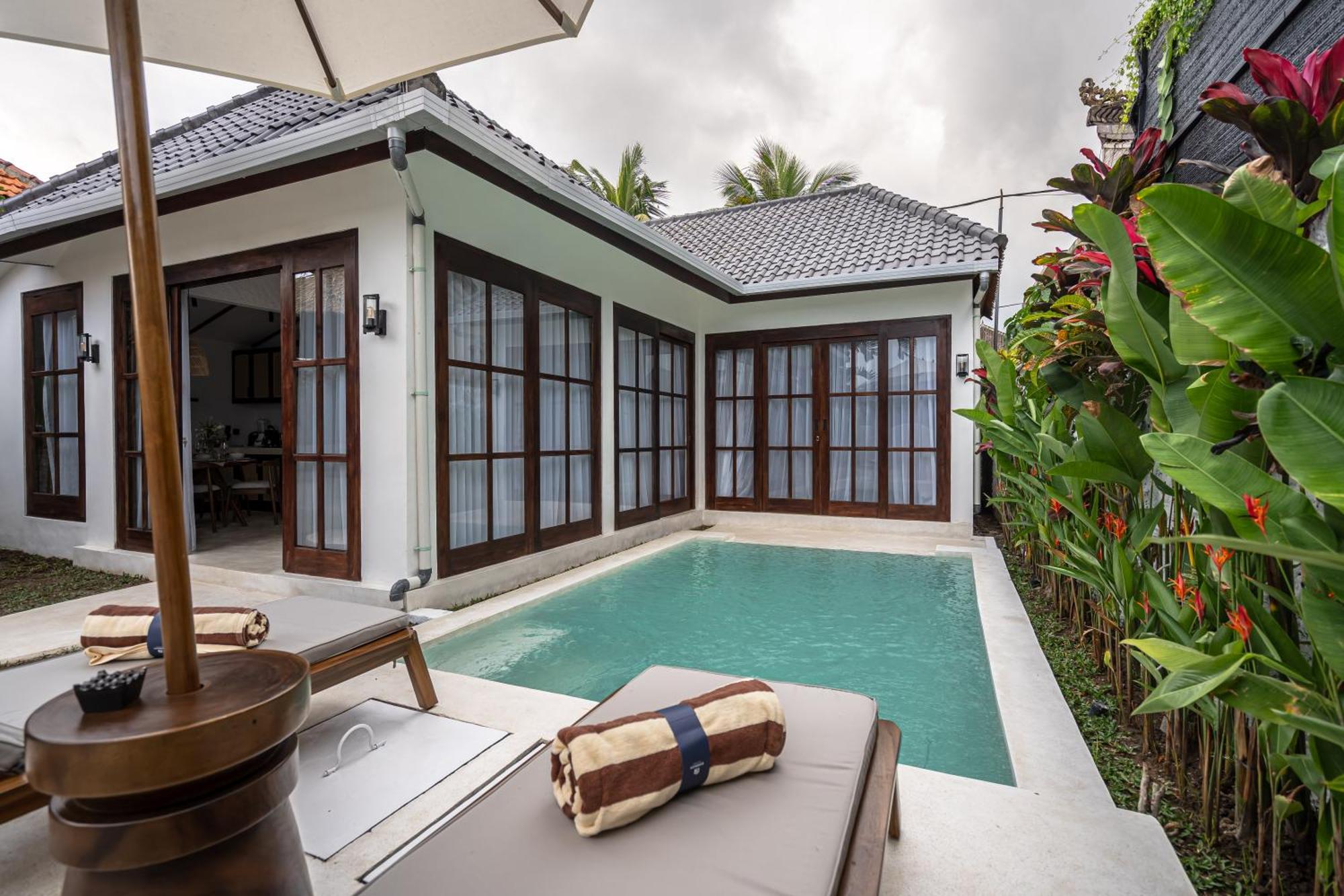 Moonlight Evdekimi - Stylish 2br Escape With Tropical Garden And Pool - Long Extras Villa *